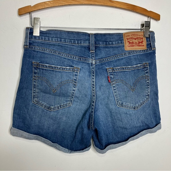 Levi’s distressed cuffed denim shorts women’s size 27 trendy summer casual - Picture 3 of 6